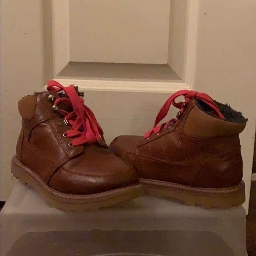 Boys boots